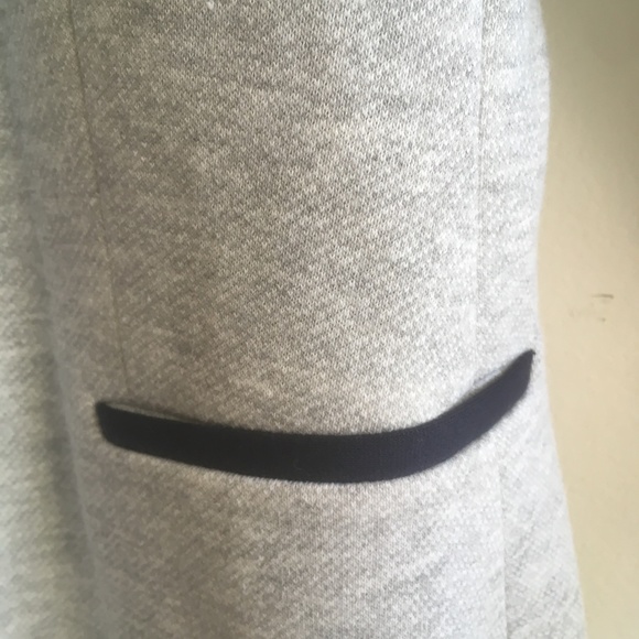 Tommy Hilfiger NWOT Grey Blazer with shoulder pads in sz 6 - Picture 2 of 7